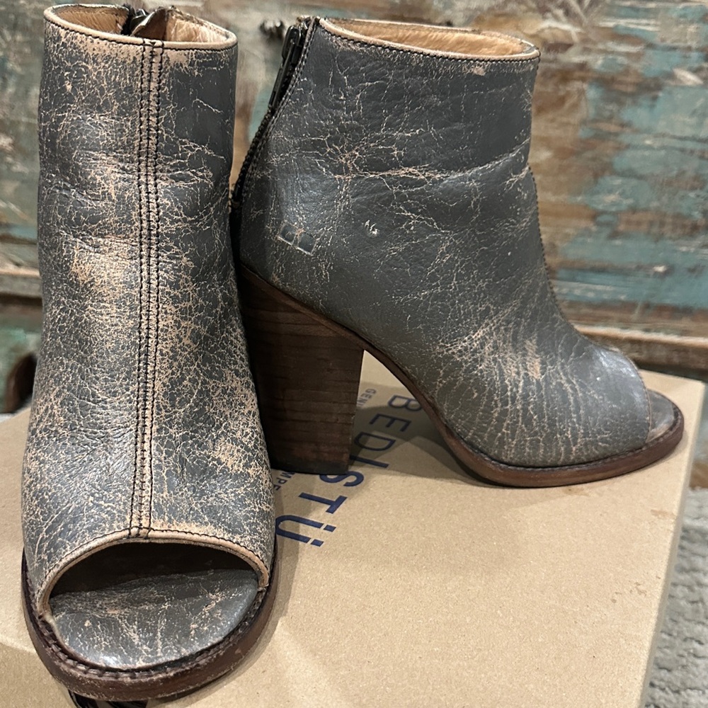 Bed Stu 6.5 size Distressed Gray Peep-Toe Ankle Boots - Picture 5 of 8